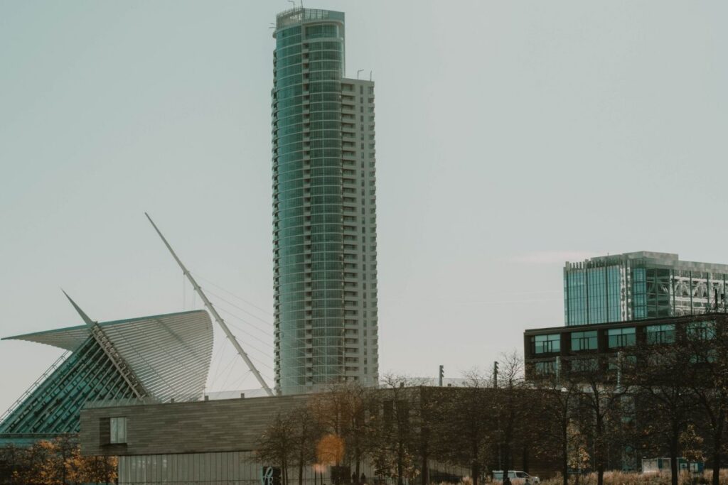 Downtown Milwaukee skyline and waterfront — choosing a mortgage lender in Milwaukee, Wisconsin
